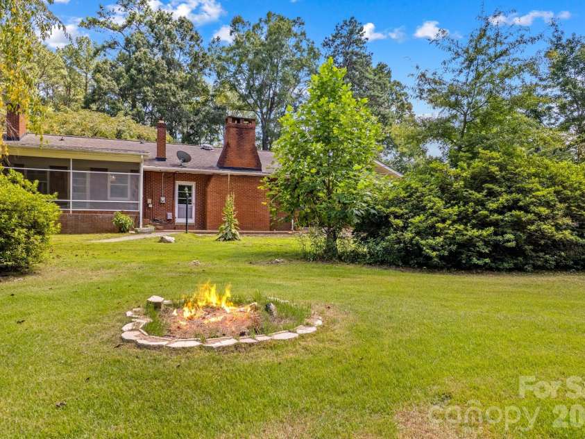 875 Bonanza Drive, Salisbury, NC 28144.  MLS# CAR4409969, YatesRealty ID 4327. 