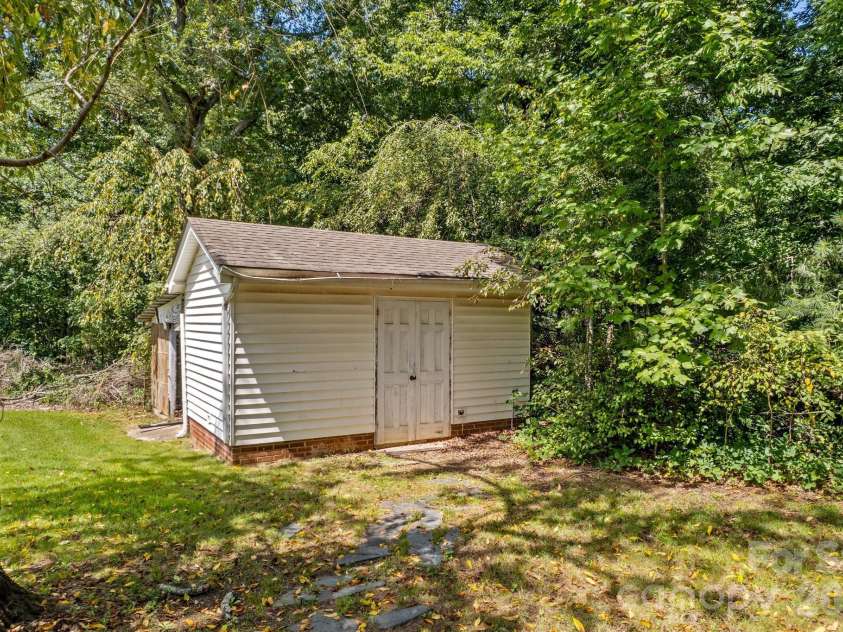 875 Bonanza Drive, Salisbury, NC 28144.  MLS# CAR4409969, YatesRealty ID 4327. 