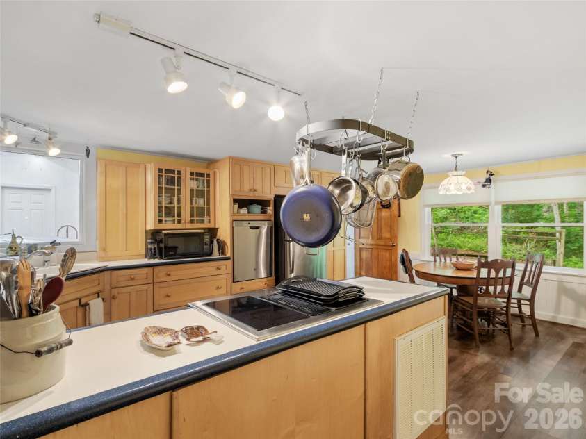 11820 State Highway 197 None, Burnsville, NC 28714.  MLS# CAR4361190, YatesRealty ID 43270. 