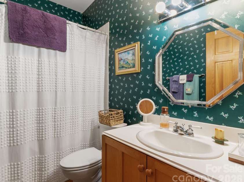 11820 State Highway 197 None, Burnsville, NC 28714.  MLS# CAR4361190, YatesRealty ID 43270. 