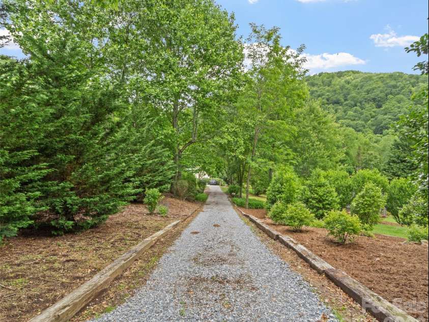 11820 State Highway 197 None, Burnsville, NC 28714.  MLS# CAR4361190, YatesRealty ID 43270. Driveway