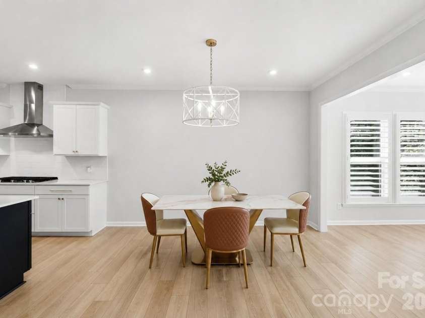 1136 Dorsey Drive, Fort Mill, SC 29715.  MLS# CAR4409748, YatesRealty ID 43271. Virtual Staged Breakfast Area