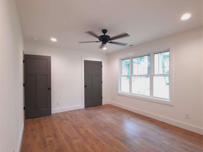 12 Overbrook Place, Asheville, NC 28805.  MLS# CAR4409731, YatesRealty ID 43272. 