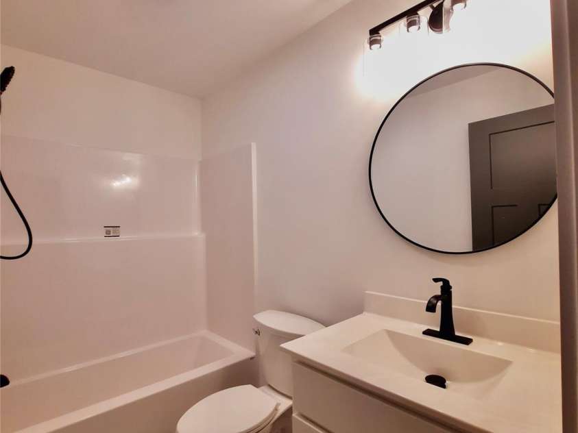 12 Overbrook Place, Asheville, NC 28805.  MLS# CAR4409731, YatesRealty ID 43272. 
