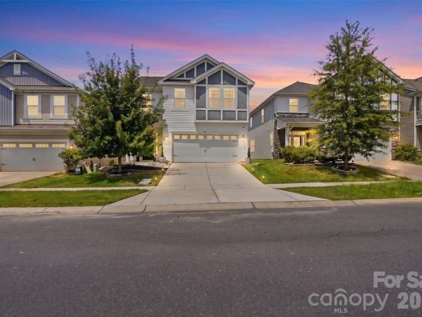 14011 Ridgewater Way, Charlotte, NC 28278.  MLS# CAR4407333, YatesRealty ID 43273. 
