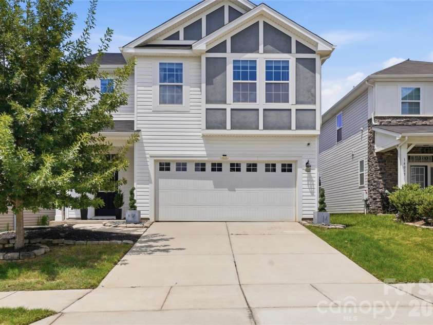 14011 Ridgewater Way, Charlotte, NC 28278.  MLS# CAR4407333, YatesRealty ID 43273. 