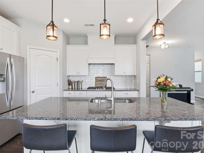 14011 Ridgewater Way, Charlotte, NC 28278.  MLS# CAR4407333, YatesRealty ID 43273. 