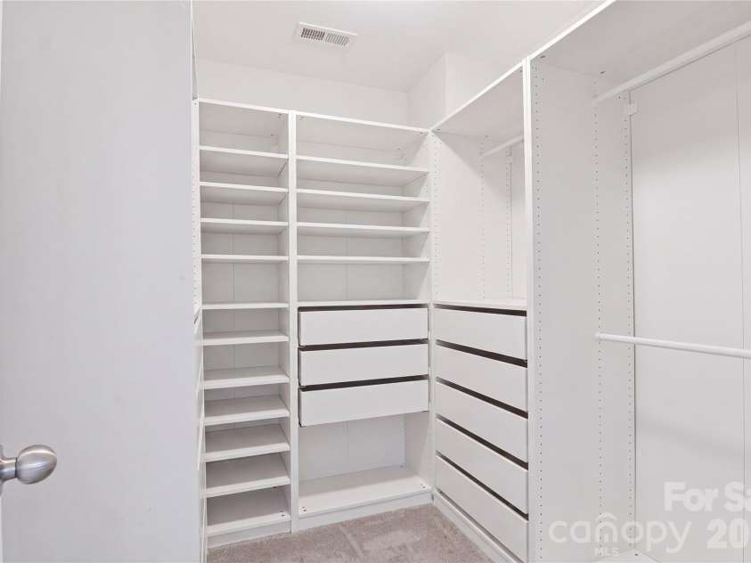14011 Ridgewater Way, Charlotte, NC 28278.  MLS# CAR4407333, YatesRealty ID 43273. 
