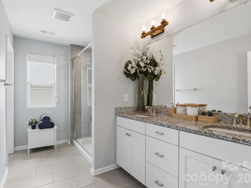 14011 Ridgewater Way, Charlotte, NC 28278.  MLS# CAR4407333, YatesRealty ID 43273. 