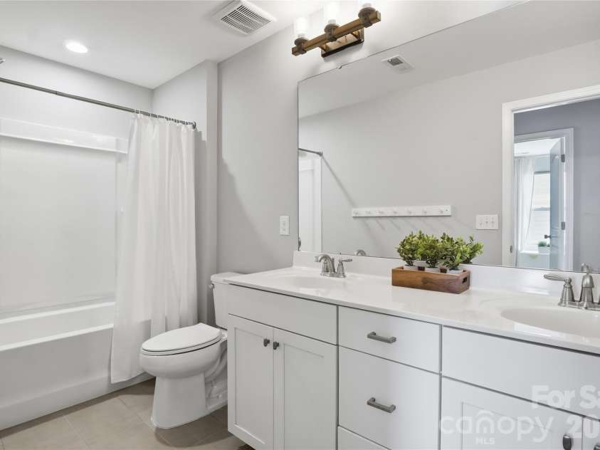 14011 Ridgewater Way, Charlotte, NC 28278.  MLS# CAR4407333, YatesRealty ID 43273. 