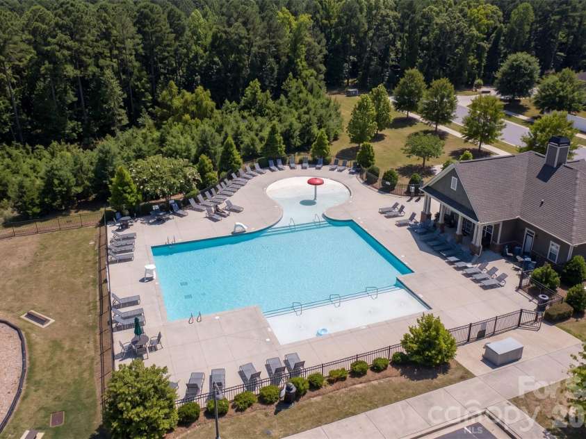 14011 Ridgewater Way, Charlotte, NC 28278.  MLS# CAR4407333, YatesRealty ID 43273. 