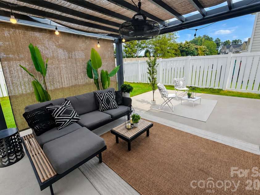14011 Ridgewater Way, Charlotte, NC 28278.  MLS# CAR4407333, YatesRealty ID 43273. 