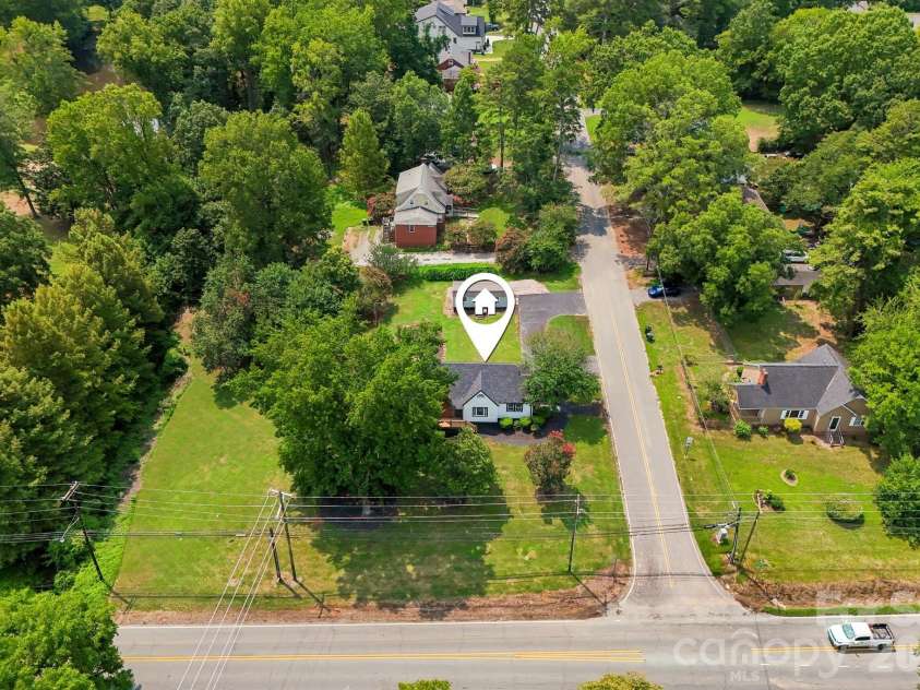 110 Westover Drive, Monroe, NC 28112.  MLS# CAR4406227, YatesRealty ID 43277. 