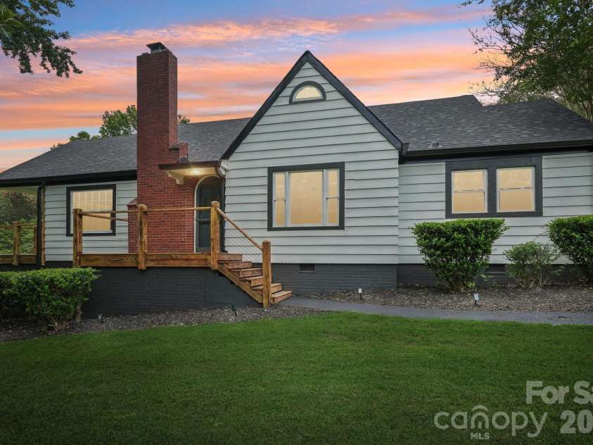 110 Westover Drive, Monroe, NC 28112.  MLS# CAR4406227, YatesRealty ID 43277. 