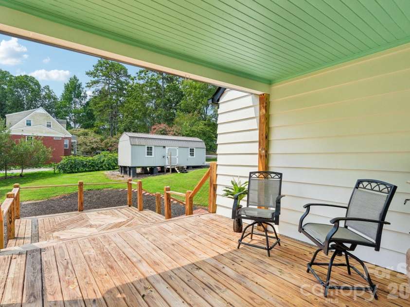 110 Westover Drive, Monroe, NC 28112.  MLS# CAR4406227, YatesRealty ID 43277. 