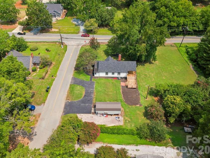 110 Westover Drive, Monroe, NC 28112.  MLS# CAR4406227, YatesRealty ID 43277. 