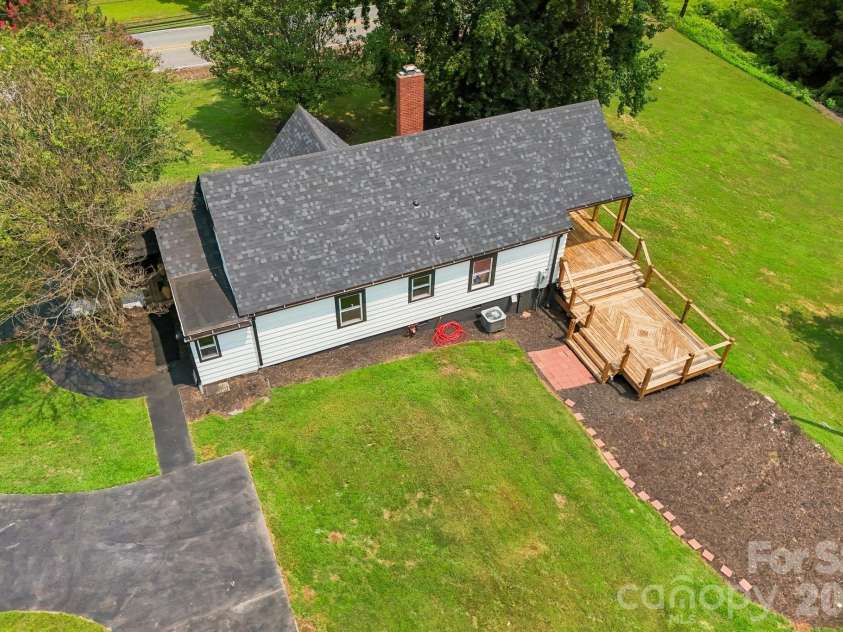 110 Westover Drive, Monroe, NC 28112.  MLS# CAR4406227, YatesRealty ID 43277. 