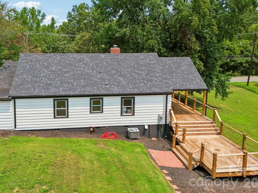 110 Westover Drive, Monroe, NC 28112.  MLS# CAR4406227, YatesRealty ID 43277. 