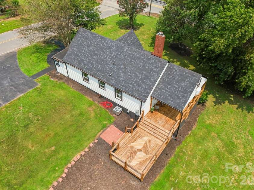 110 Westover Drive, Monroe, NC 28112.  MLS# CAR4406227, YatesRealty ID 43277. 