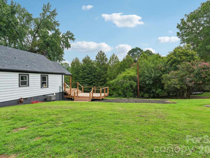 110 Westover Drive, Monroe, NC 28112.  MLS# CAR4406227, YatesRealty ID 43277. 