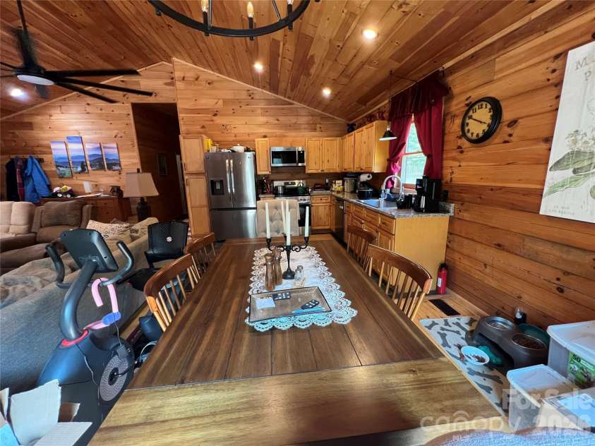 409 North Dakota Drive, Rutherfordton, NC 28139.  MLS# CAR4413730, YatesRealty ID 43279. 