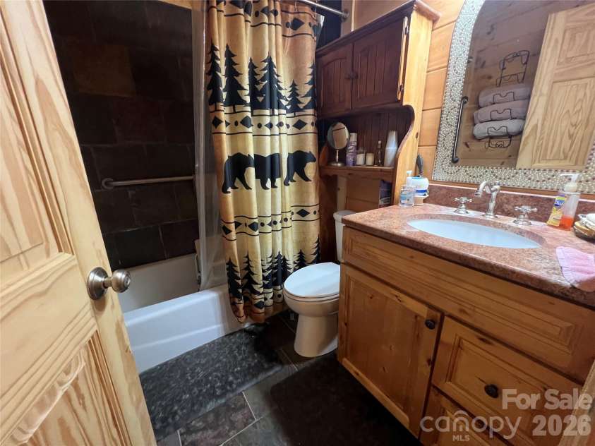 409 North Dakota Drive, Rutherfordton, NC 28139.  MLS# CAR4413730, YatesRealty ID 43279. 