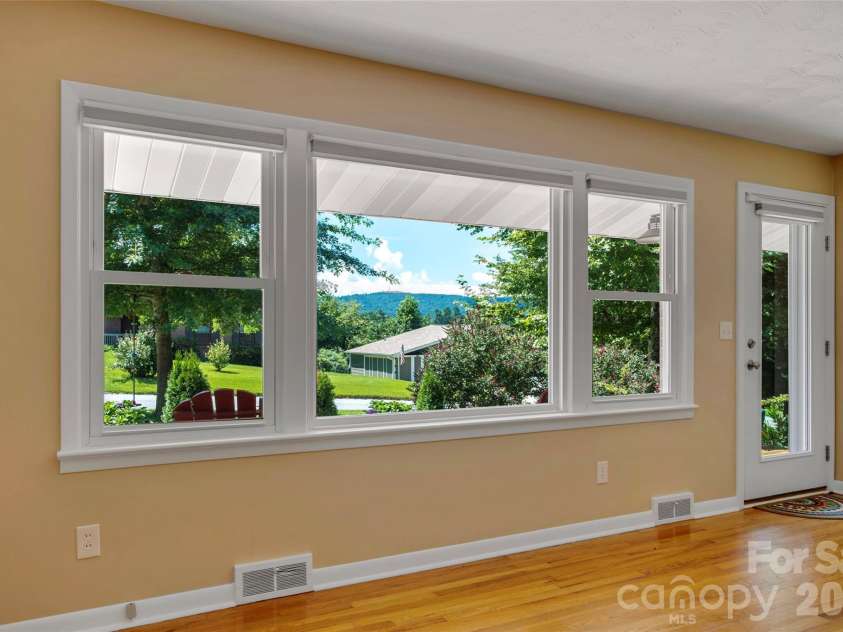 217 Hillandale Drive, East Flat Rock, NC 28726.  MLS# CAR4413420, YatesRealty ID 43280. 
