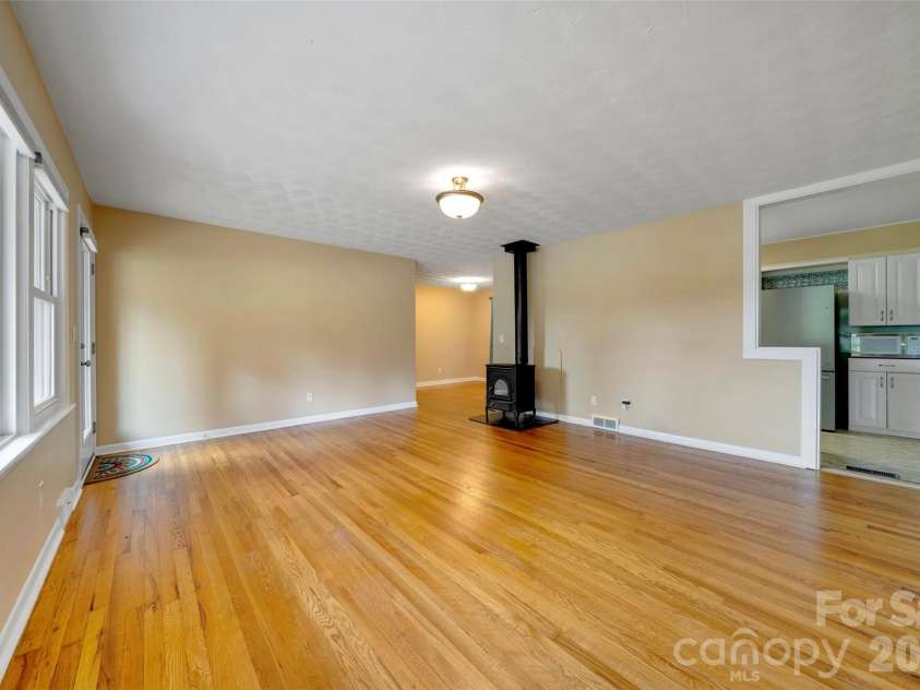 217 Hillandale Drive, East Flat Rock, NC 28726.  MLS# CAR4413420, YatesRealty ID 43280. 