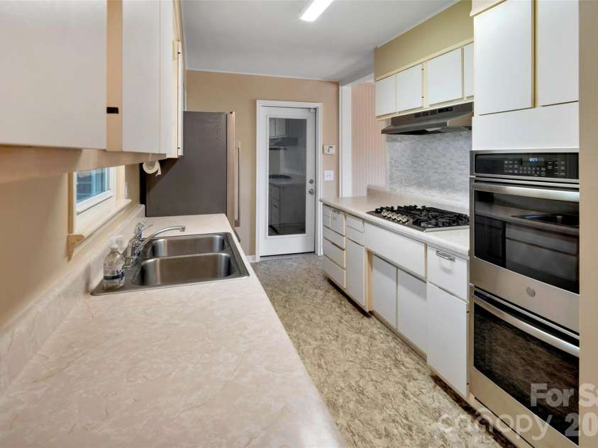 217 Hillandale Drive, East Flat Rock, NC 28726.  MLS# CAR4413420, YatesRealty ID 43280. 