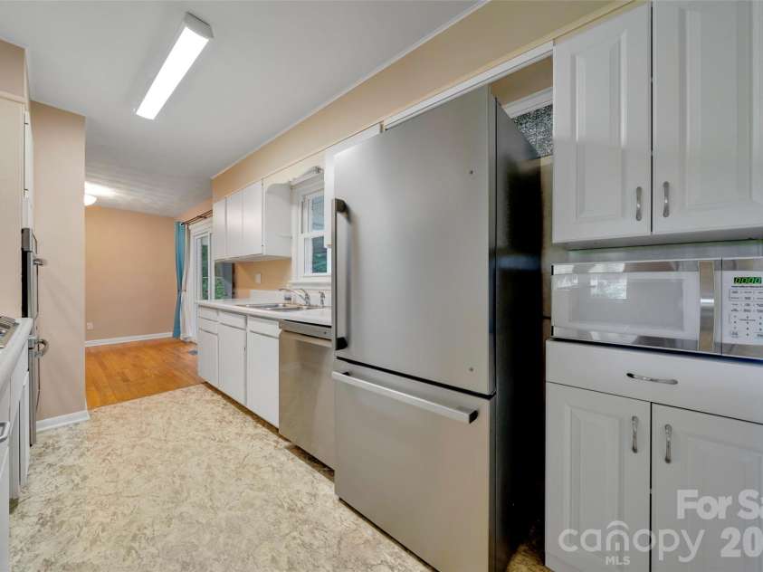 217 Hillandale Drive, East Flat Rock, NC 28726.  MLS# CAR4413420, YatesRealty ID 43280. 