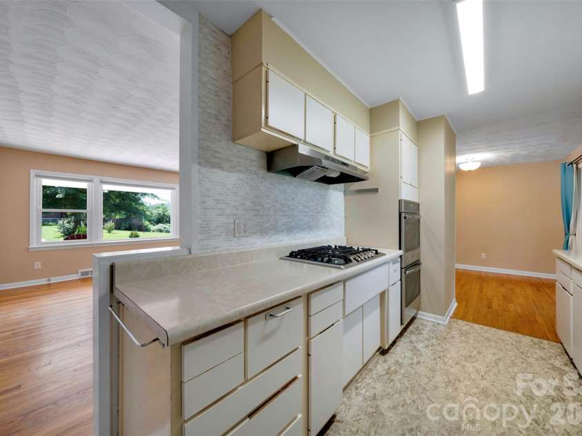 217 Hillandale Drive, East Flat Rock, NC 28726.  MLS# CAR4413420, YatesRealty ID 43280. 