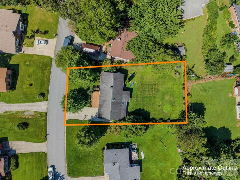 217 Hillandale Drive, East Flat Rock, NC 28726.  MLS# CAR4413420, YatesRealty ID 43280. 