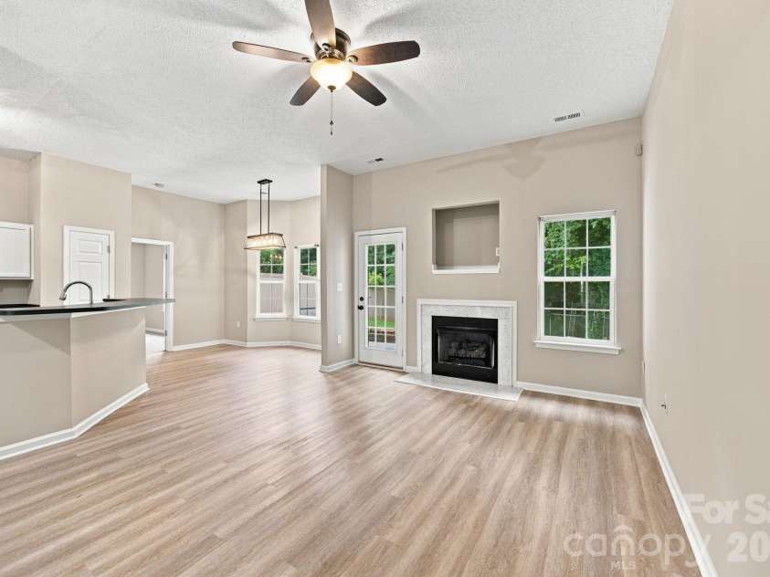 7632 Free Bird Avenue, Charlotte, NC 28216.  MLS# CAR4411446, YatesRealty ID 43281. Dining area