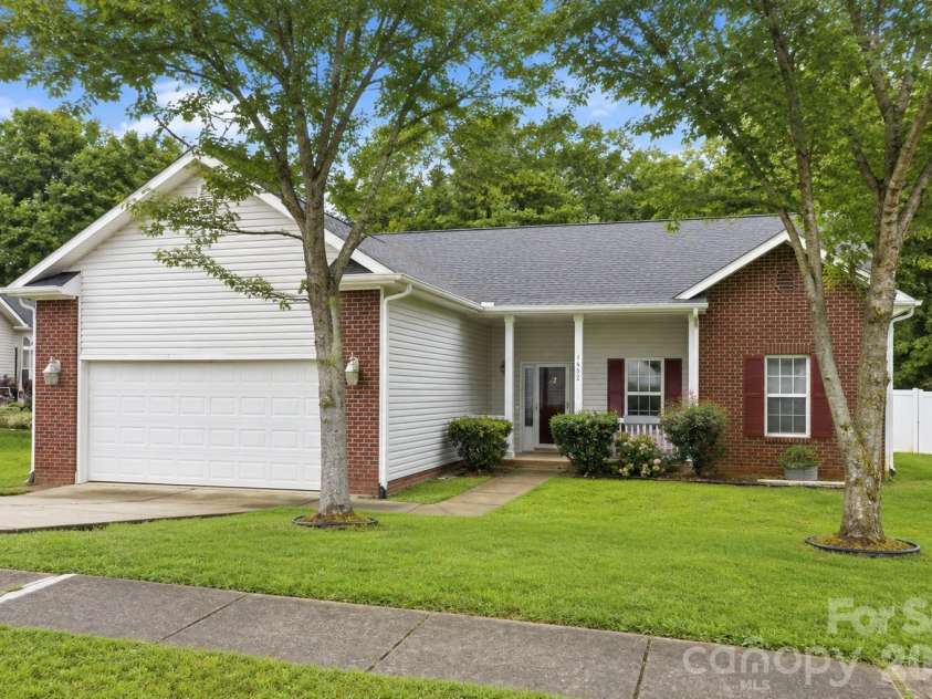 7632 Free Bird Avenue, Charlotte, NC 28216.  MLS# CAR4411446, YatesRealty ID 43281. VIRTUAL PIC WITH TREES LIMBED