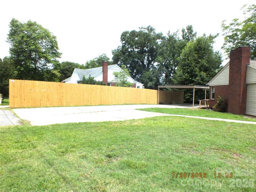 414 Springs Street, Lancaster, SC 29720.  MLS# CAR4293071, YatesRealty ID 43282. 