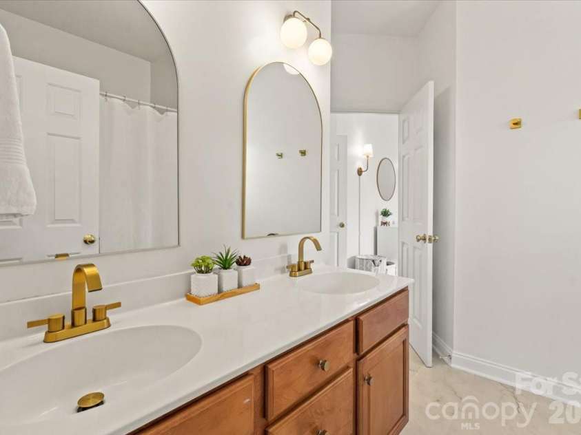 2519 Fallbrook Place, Concord, NC 28027.  MLS# CAR4319310, YatesRealty ID 43283. Jack-and-Jill Bathroom