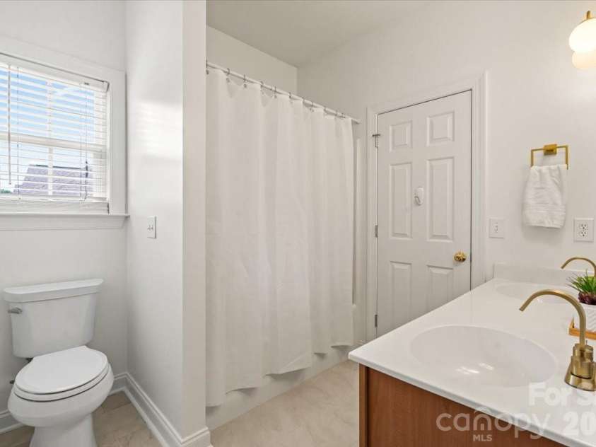 2519 Fallbrook Place, Concord, NC 28027.  MLS# CAR4319310, YatesRealty ID 43283. Jack-and-Jill Bathroom