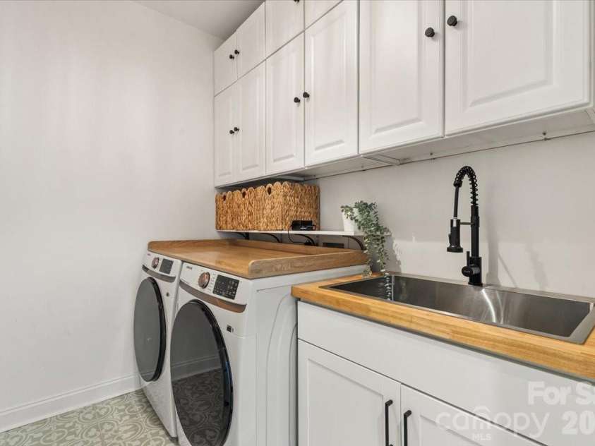 2519 Fallbrook Place, Concord, NC 28027.  MLS# CAR4319310, YatesRealty ID 43283. Laundry Room - Main Level