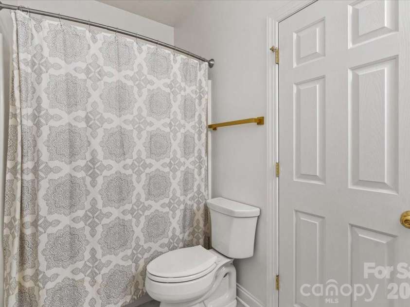 2519 Fallbrook Place, Concord, NC 28027.  MLS# CAR4319310, YatesRealty ID 43283. Upper Bathroom
