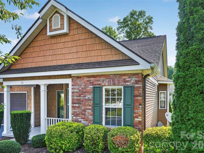 25 Old Pasture Way, Laurel Park, NC 28739.  MLS# CAR4413477, YatesRealty ID 43284. 