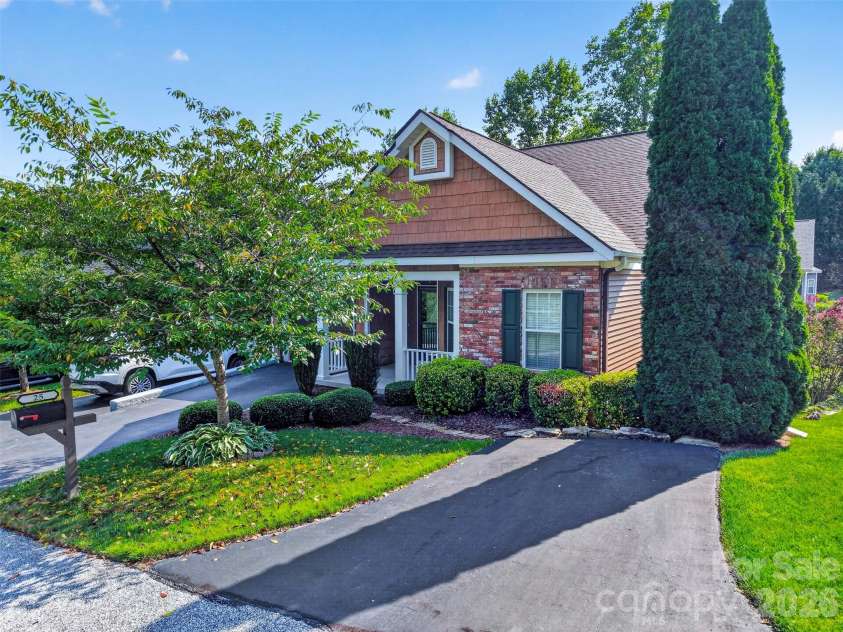 25 Old Pasture Way, Laurel Park, NC 28739.  MLS# CAR4413477, YatesRealty ID 43284. 