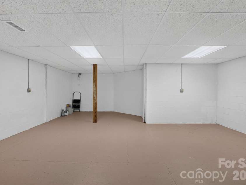 25 Old Pasture Way, Laurel Park, NC 28739.  MLS# CAR4413477, YatesRealty ID 43284. 