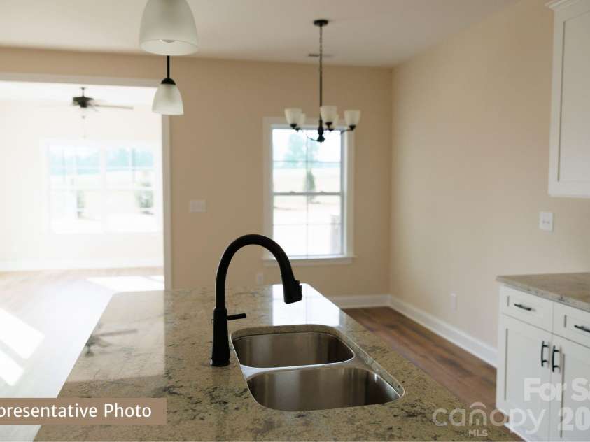 130C Deer Brook Drive, Shelby, NC 28150.  MLS# CAR4410189, YatesRealty ID 43286. Deer Brook TH - Kitchen