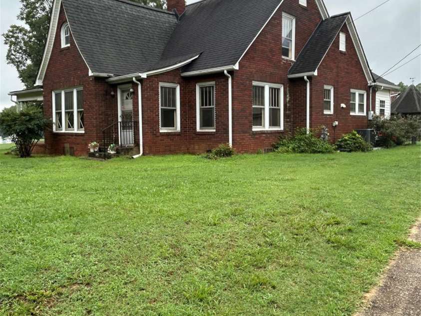 2435 Sherrills Ford Road, Salisbury, NC 28147.  MLS# CAR4407578, YatesRealty ID 43287. 