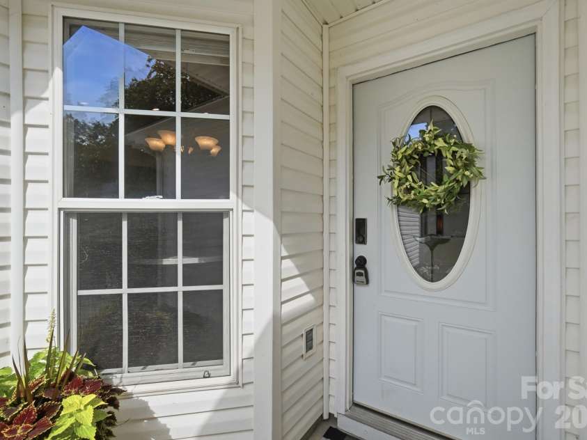 212 Chestnut Avenue, Tega Cay, SC 29708.  MLS# CAR4406625, YatesRealty ID 43288. 
