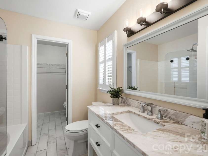 212 Chestnut Avenue, Tega Cay, SC 29708.  MLS# CAR4406625, YatesRealty ID 43288. 