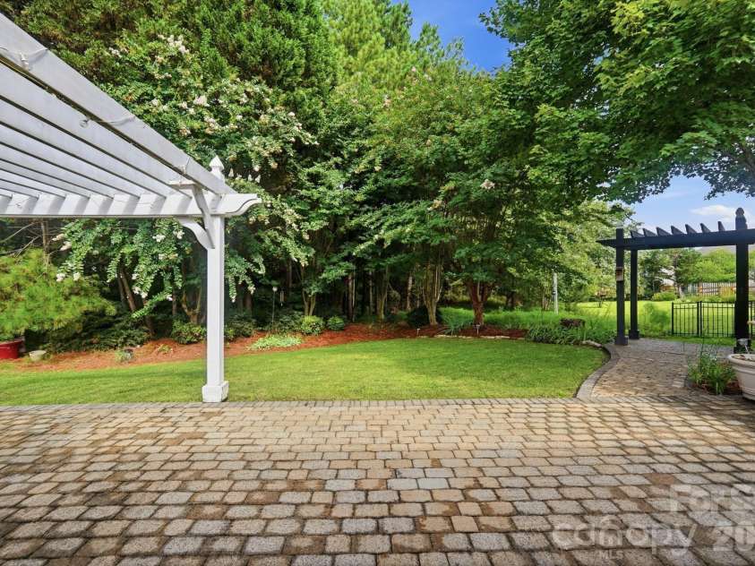 212 Chestnut Avenue, Tega Cay, SC 29708.  MLS# CAR4406625, YatesRealty ID 43288. 