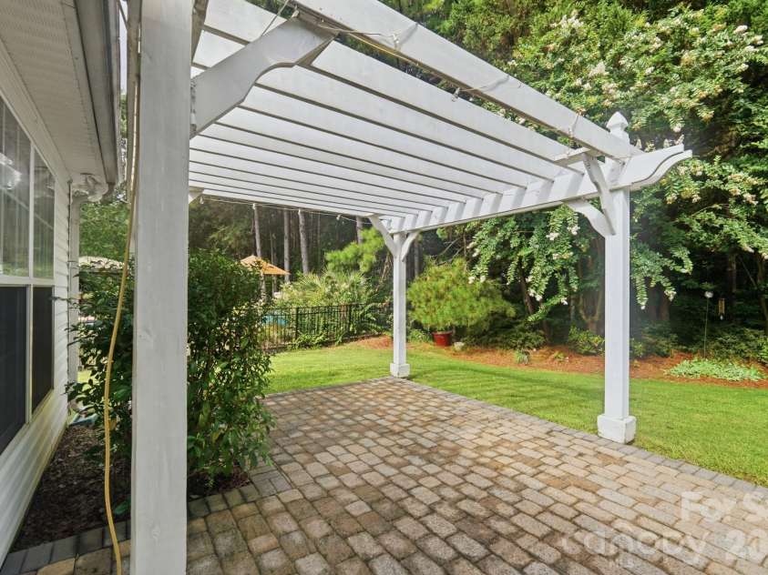 212 Chestnut Avenue, Tega Cay, SC 29708.  MLS# CAR4406625, YatesRealty ID 43288. 