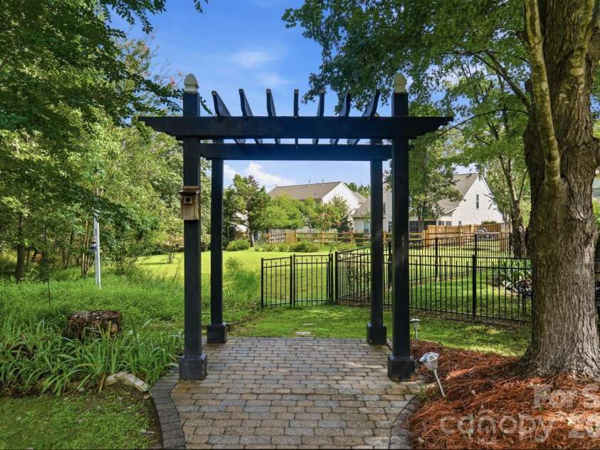 212 Chestnut Avenue, Tega Cay, SC 29708.  MLS# CAR4406625, YatesRealty ID 43288. 