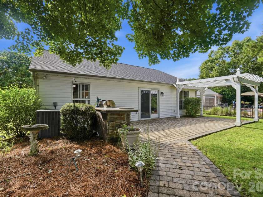 212 Chestnut Avenue, Tega Cay, SC 29708.  MLS# CAR4406625, YatesRealty ID 43288. 